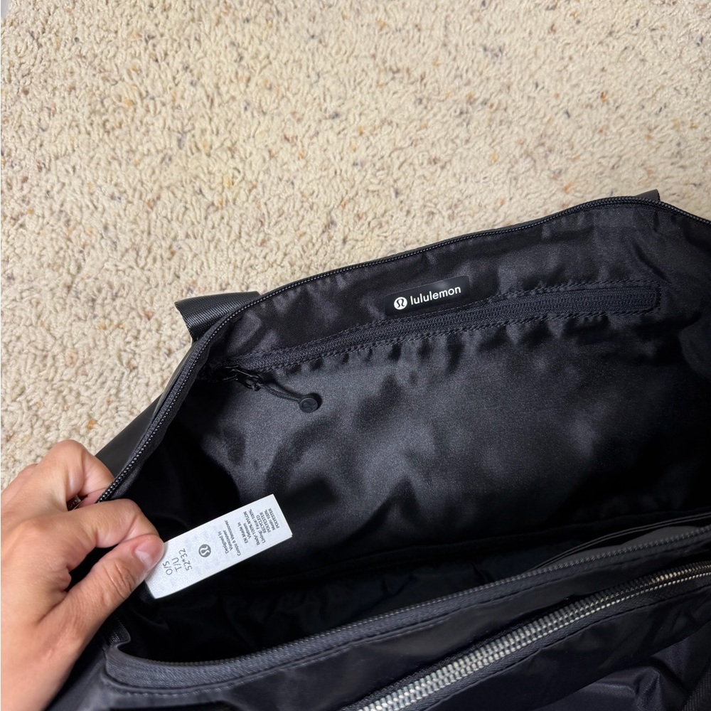 lululemon athletica Black Nylon Zip-Top Tote - Picture 4 of 6